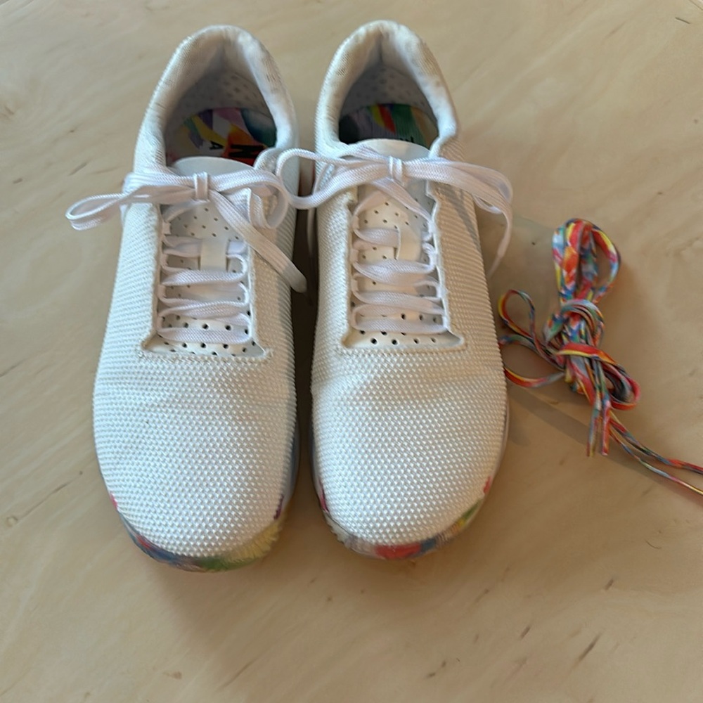 Unisex White Athletic Shoes